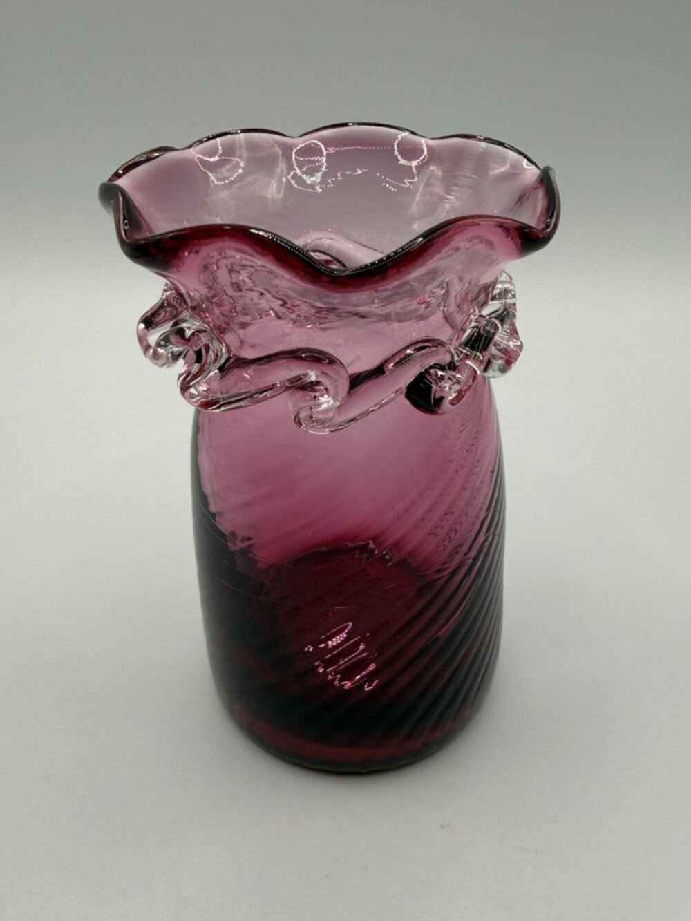 VTG Pilgrim Cranberry Optic Swirl Glass Vase
